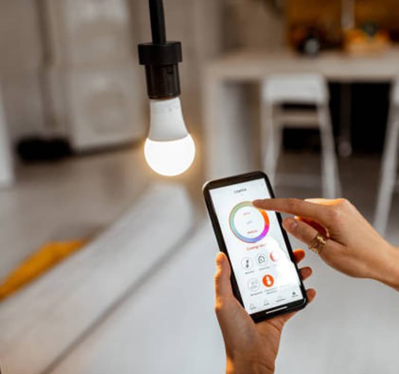 إضاءة معمارية ترتقي بالمساحة دون أن تطغى عليها