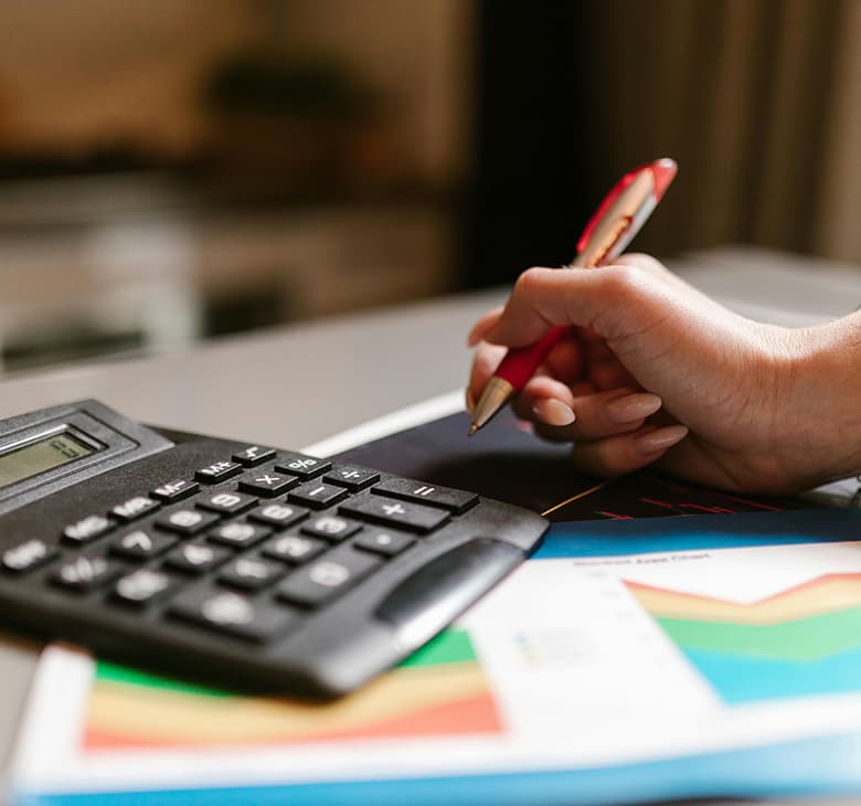 إضاءة معمارية ترتقي بالمساحة دون أن تطغى عليها